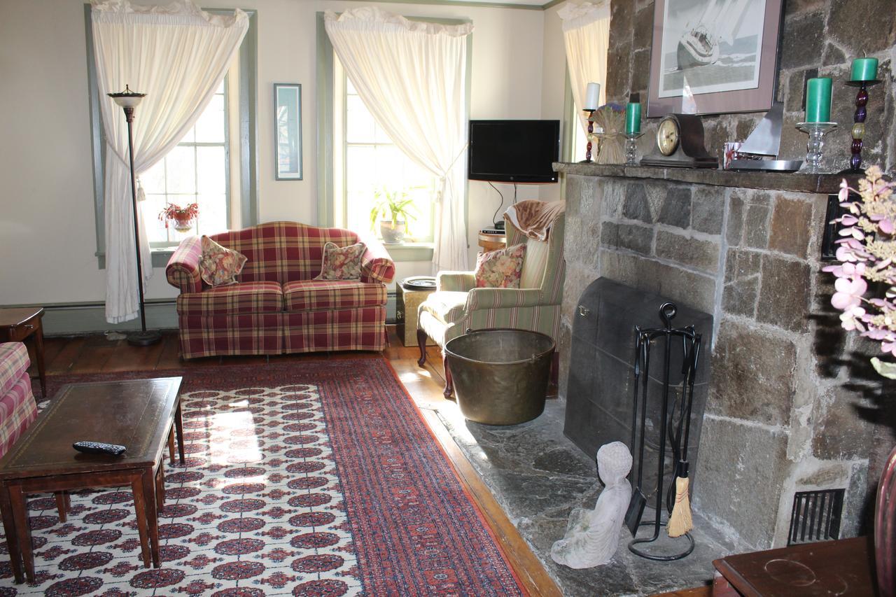 Stone Hearth Inn And Eatery Chester Exteriér fotografie